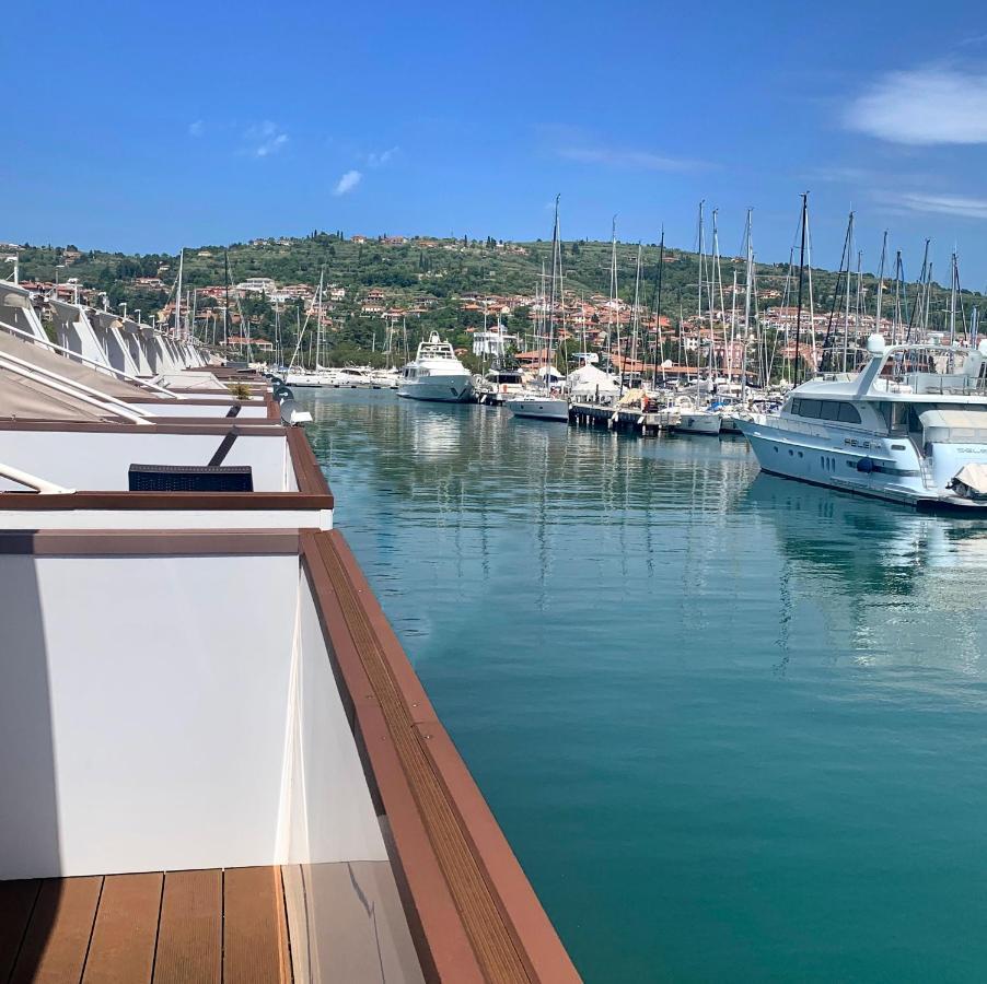 Bonita Houseboat Apartment Portorose Exterior photo