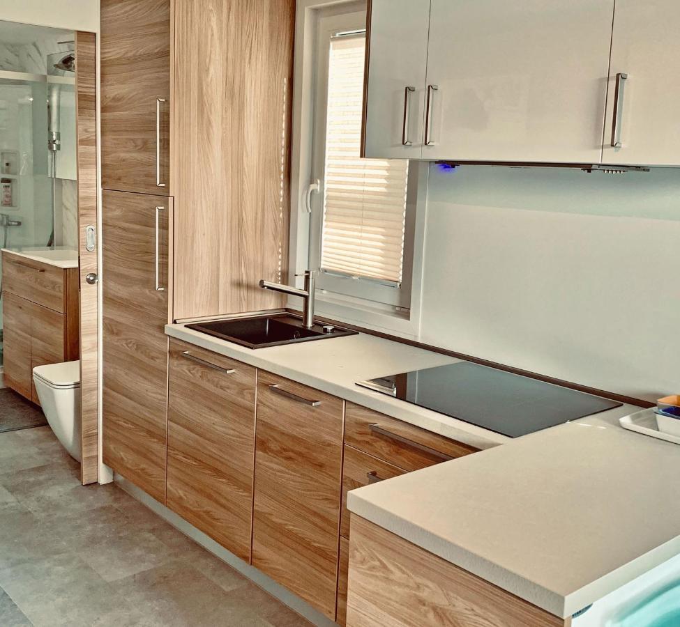 Bonita Houseboat Apartment Portorose Exterior photo