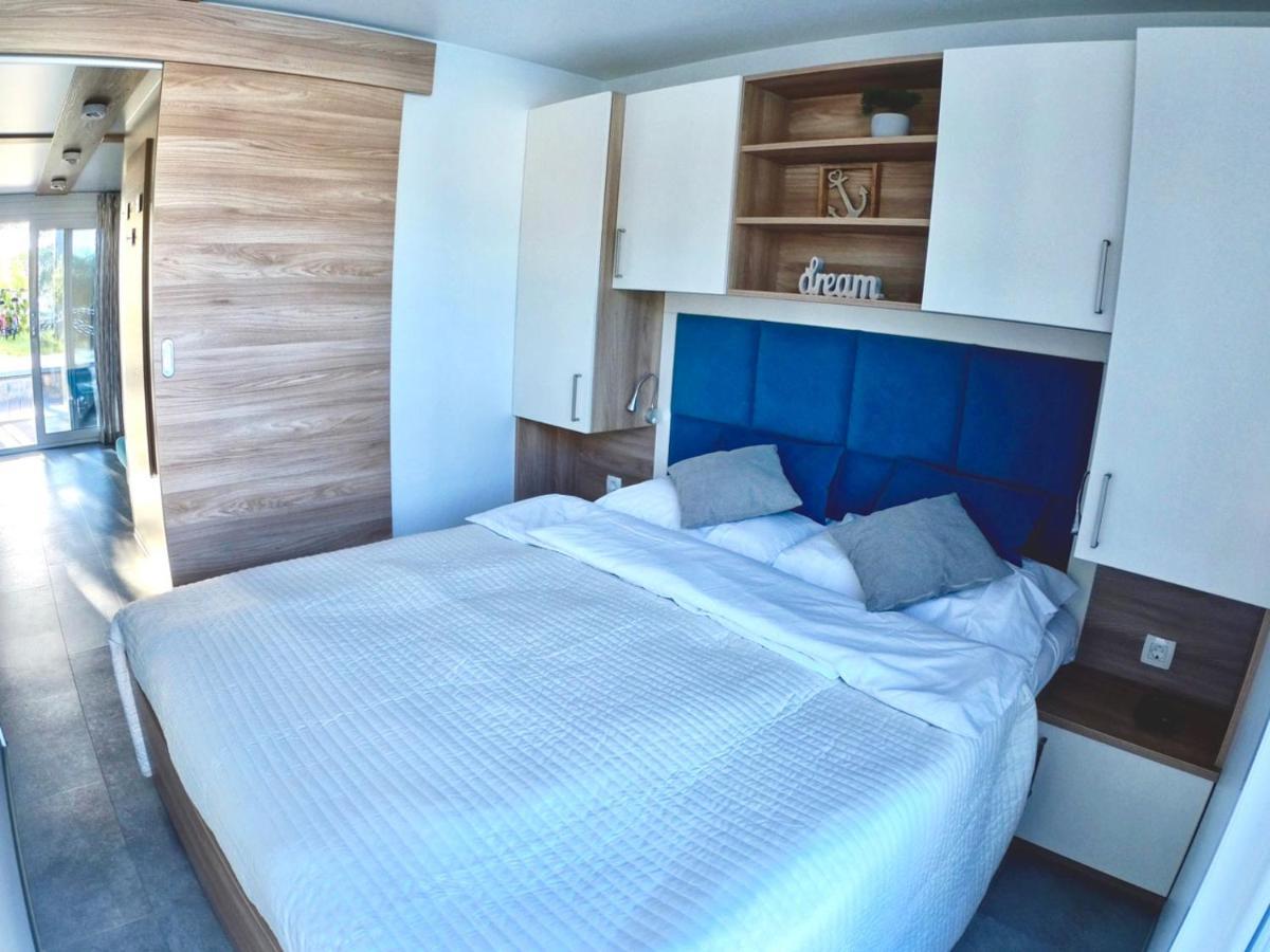 Bonita Houseboat Apartment Portorose Exterior photo